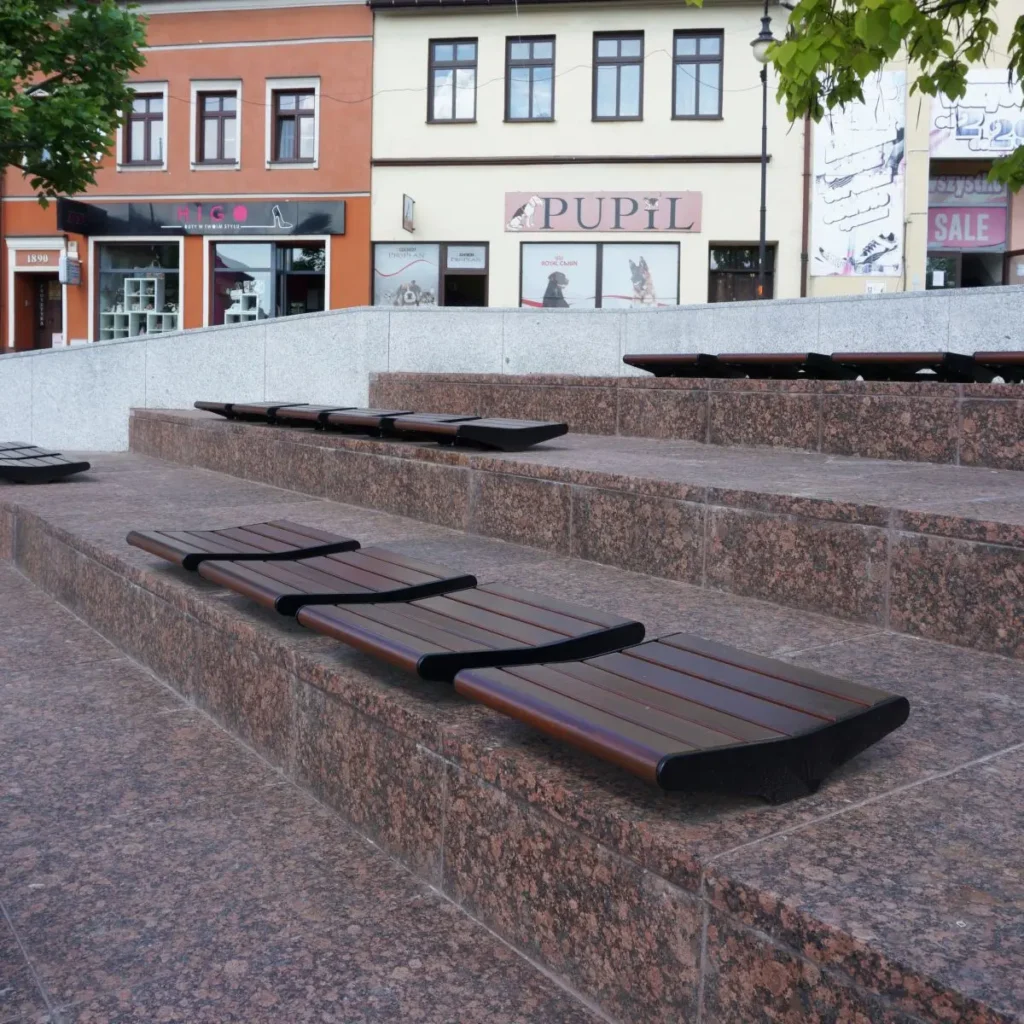Ławki na murku Flow